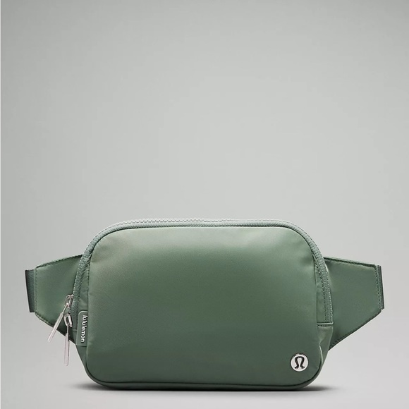 Lululemon Everywhere Belt Bag Large 2L- Grey Eucalyptus - Picture 2 of 6